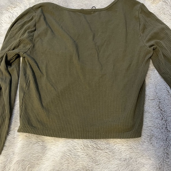 garage long sleeve cropped top - Picture 2 of 4